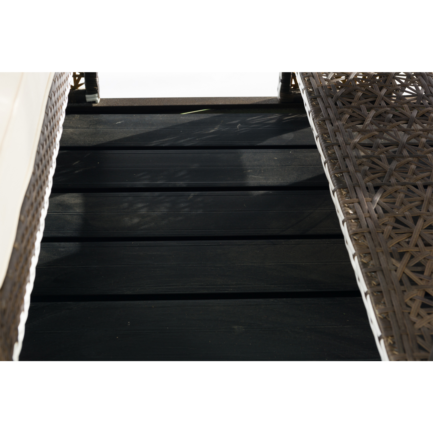 4-Sitzer PE-Rattan-Schaukelstuhl mit Baldachin